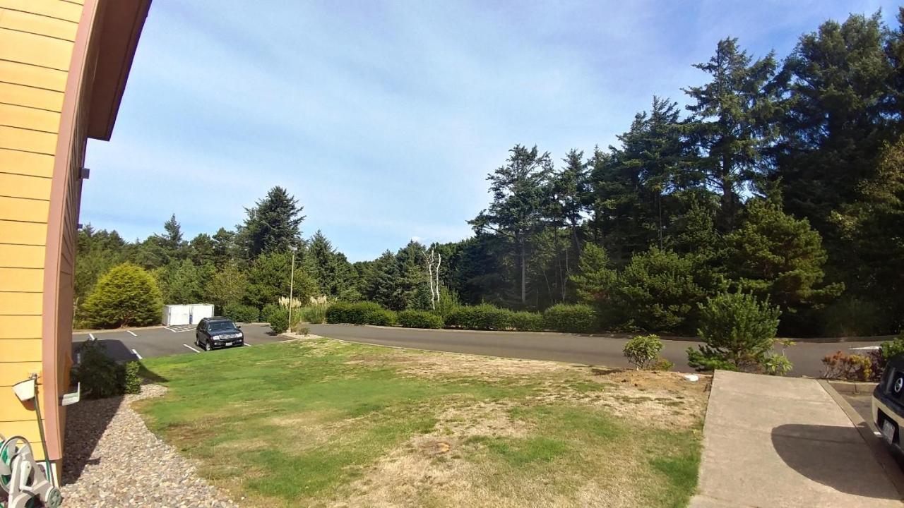 Palace Inn & Suites Lincoln City Esterno foto
