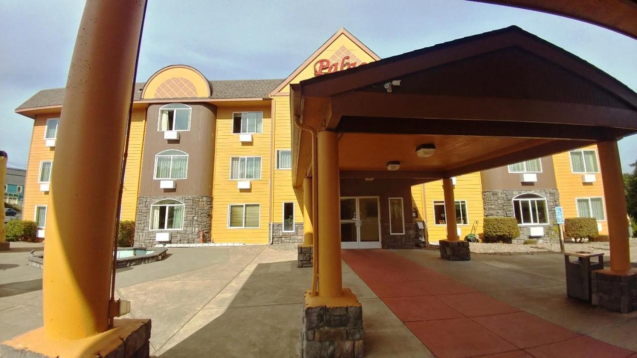 Palace Inn & Suites Lincoln City Esterno foto