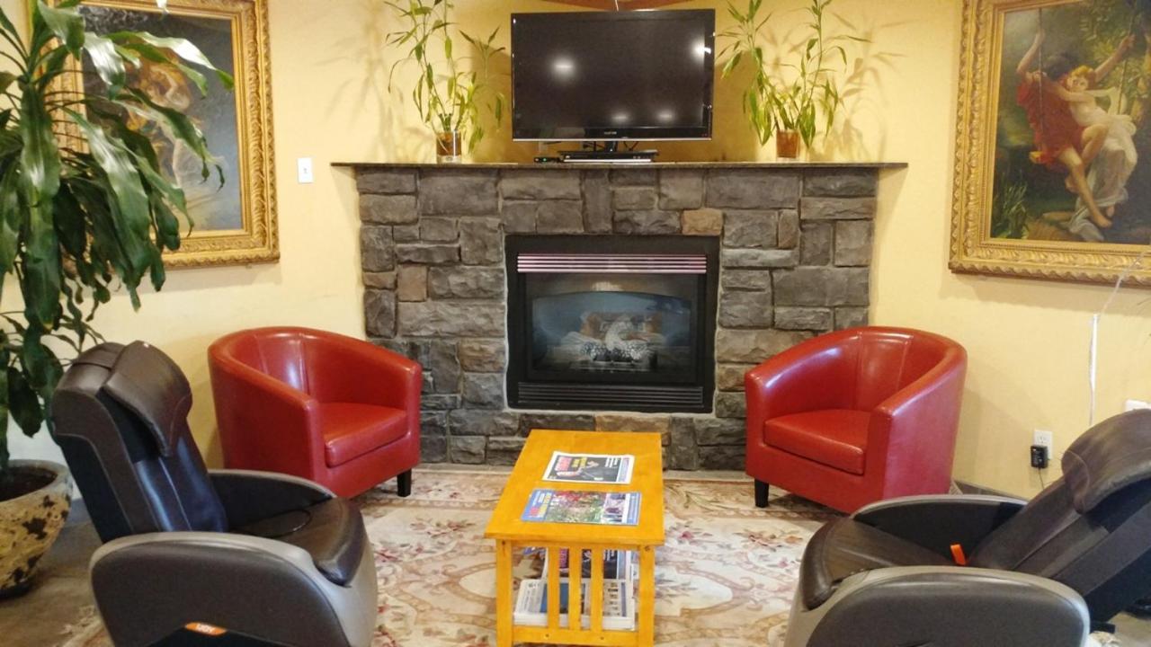 Palace Inn & Suites Lincoln City Esterno foto