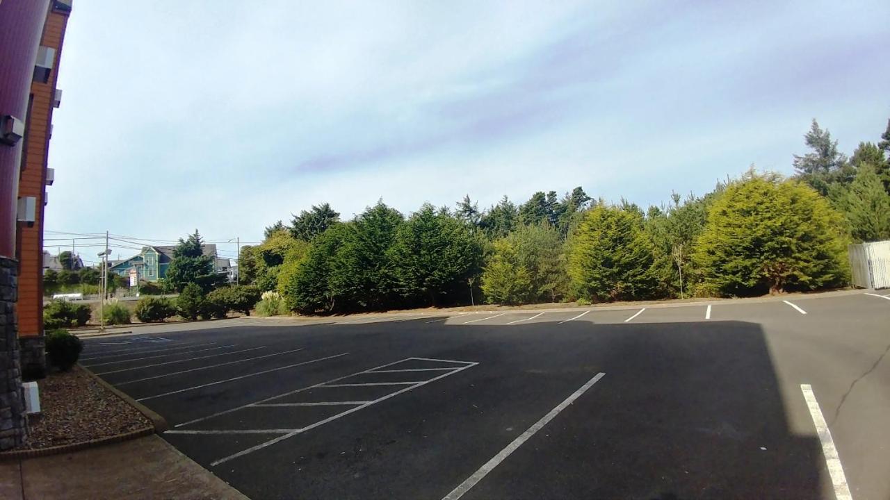 Palace Inn & Suites Lincoln City Esterno foto