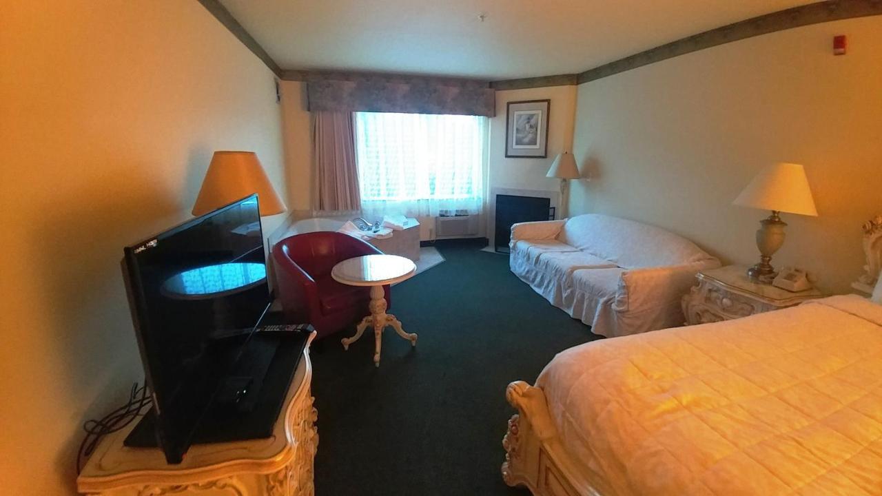 Palace Inn & Suites Lincoln City Esterno foto
